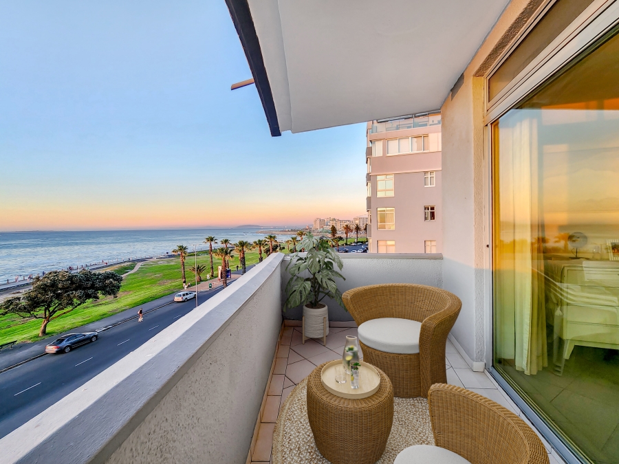 3 Bedroom Property for Sale in Sea Point Western Cape